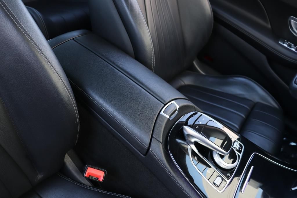Photo 54 of this MERCEDES-BENZ E-CLASS E400