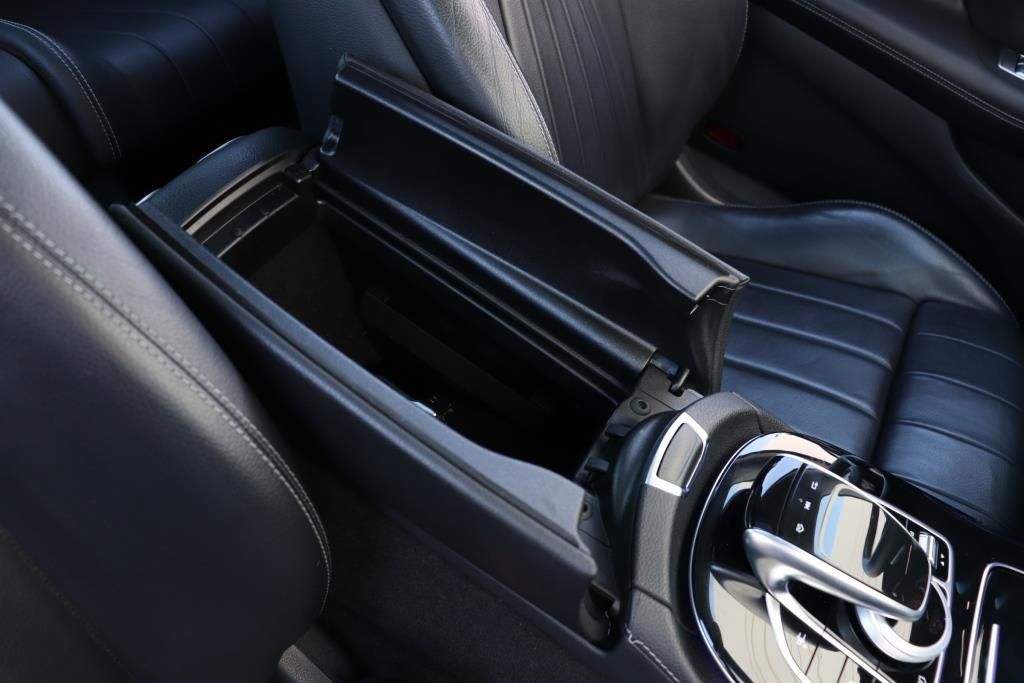 Photo 55 of this MERCEDES-BENZ E-CLASS E400