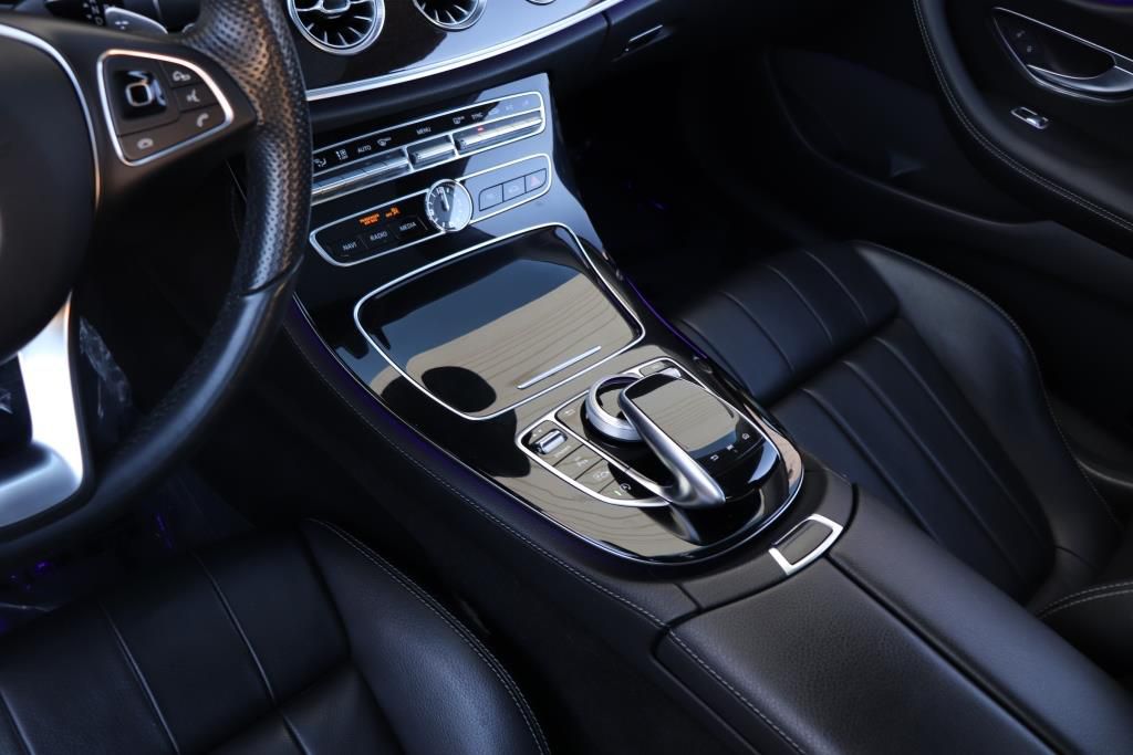 Photo 57 of this MERCEDES-BENZ E-CLASS E400