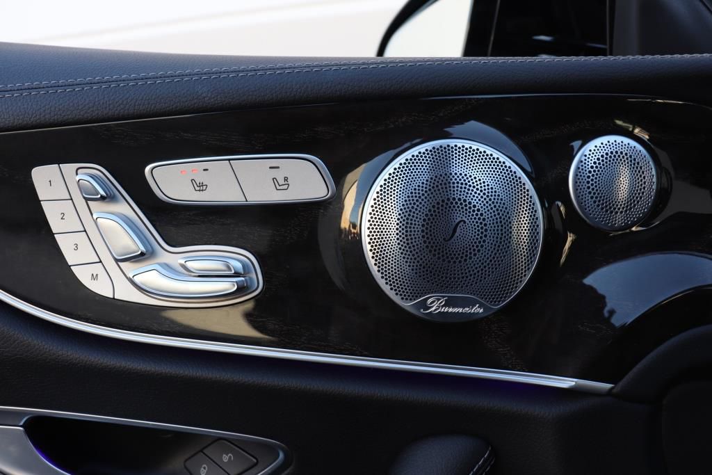 Photo 60 of this MERCEDES-BENZ E-CLASS E400