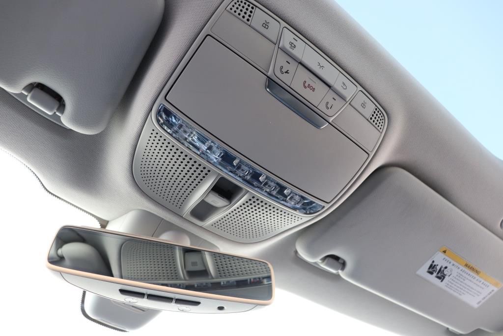 Photo 61 of this MERCEDES-BENZ E-CLASS E400