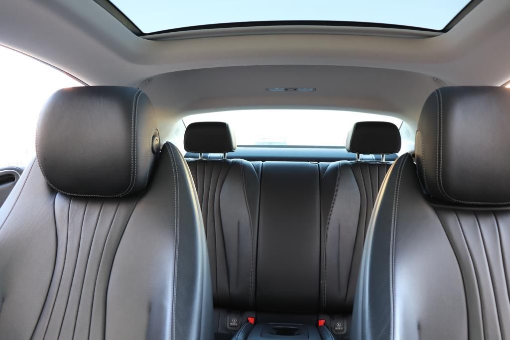 Photo 63 of this MERCEDES-BENZ E-CLASS E400