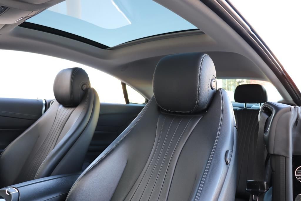 Photo 64 of this MERCEDES-BENZ E-CLASS E400