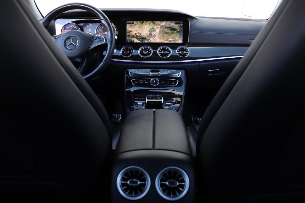 Photo 67 of this MERCEDES-BENZ E-CLASS E400
