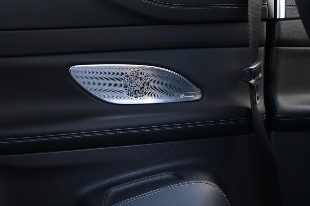 Photo 68 of this MERCEDES-BENZ E-CLASS E400