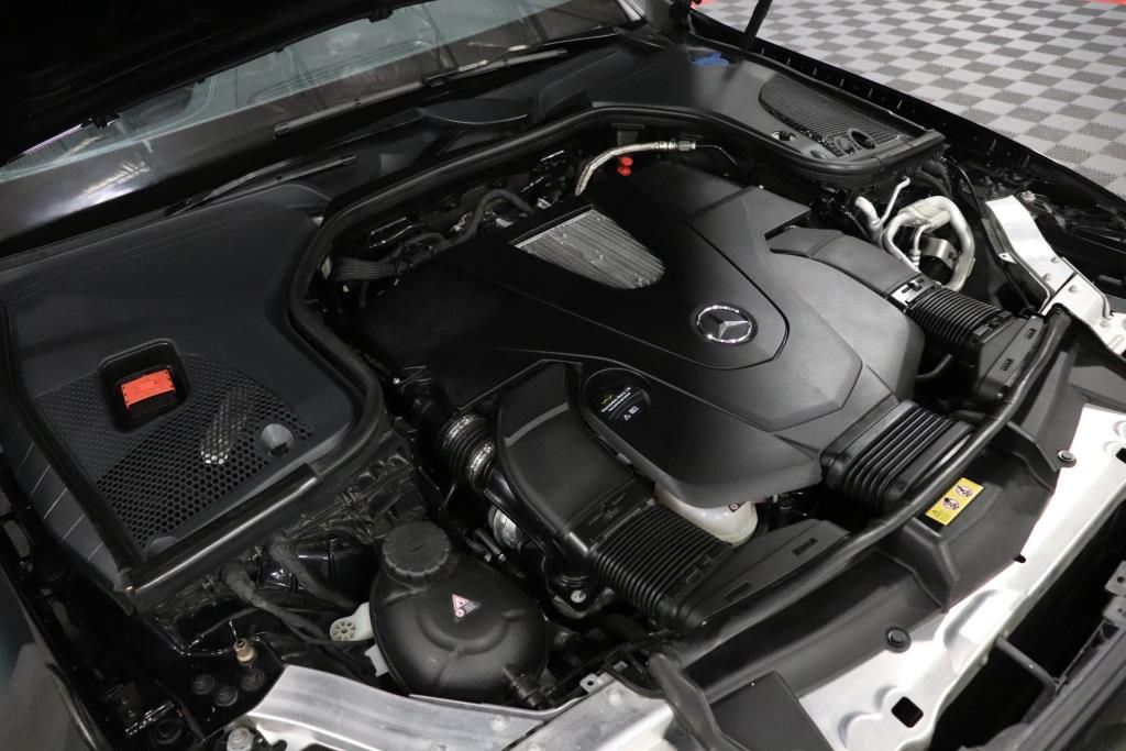 Photo 81 of this MERCEDES-BENZ E-CLASS E400