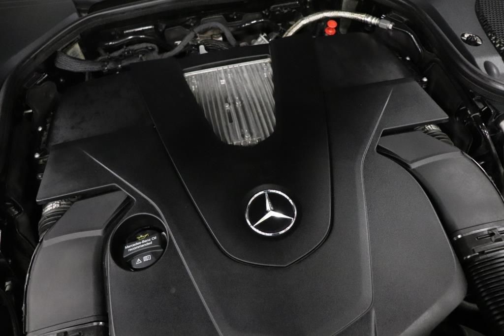 Photo 84 of this MERCEDES-BENZ E-CLASS E400