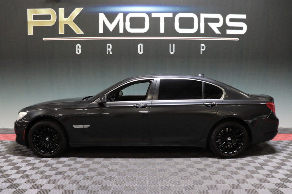 Photo 2 of this BMW 750LI XDRIVE