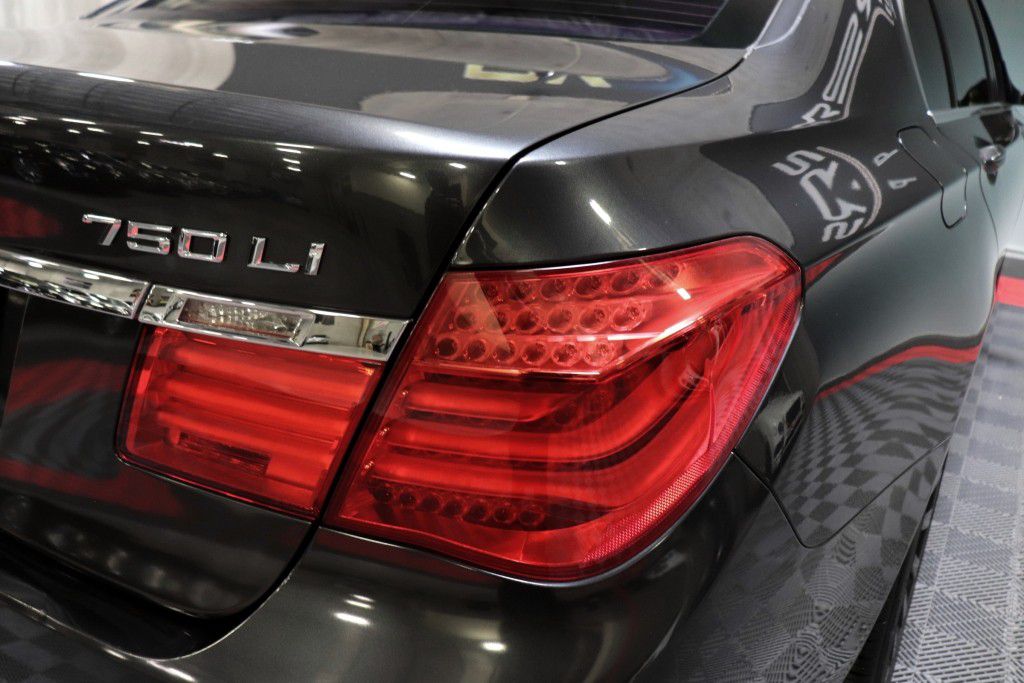 Photo 7 of this BMW 750LI XDRIVE