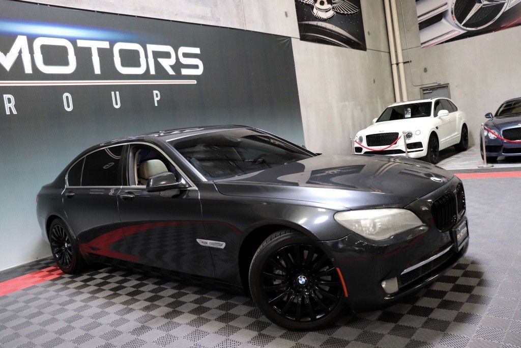 Photo 10 of this BMW 750LI XDRIVE