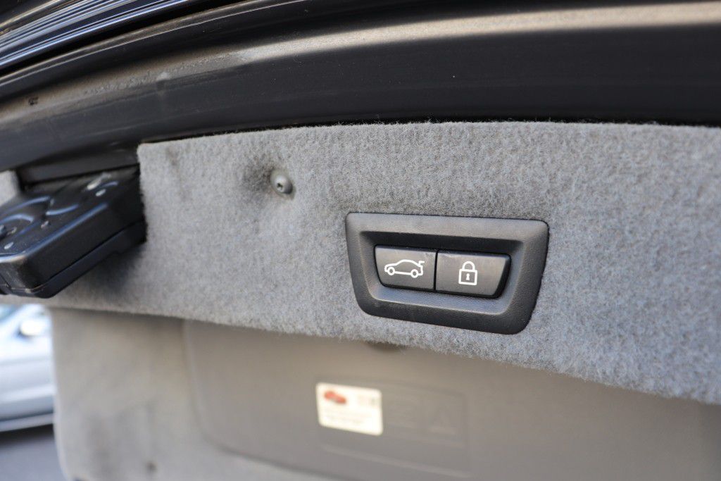 Photo 22 of this BMW 750LI XDRIVE