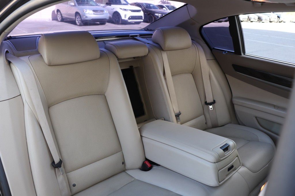 Photo 25 of this BMW 750LI XDRIVE