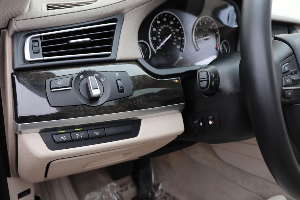 Photo 31 of this BMW 750LI XDRIVE