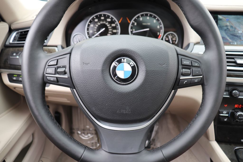 Photo 33 of this BMW 750LI XDRIVE