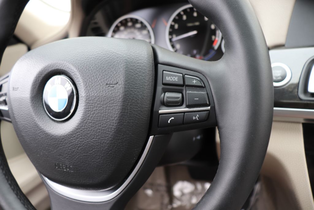 Photo 34 of this BMW 750LI XDRIVE