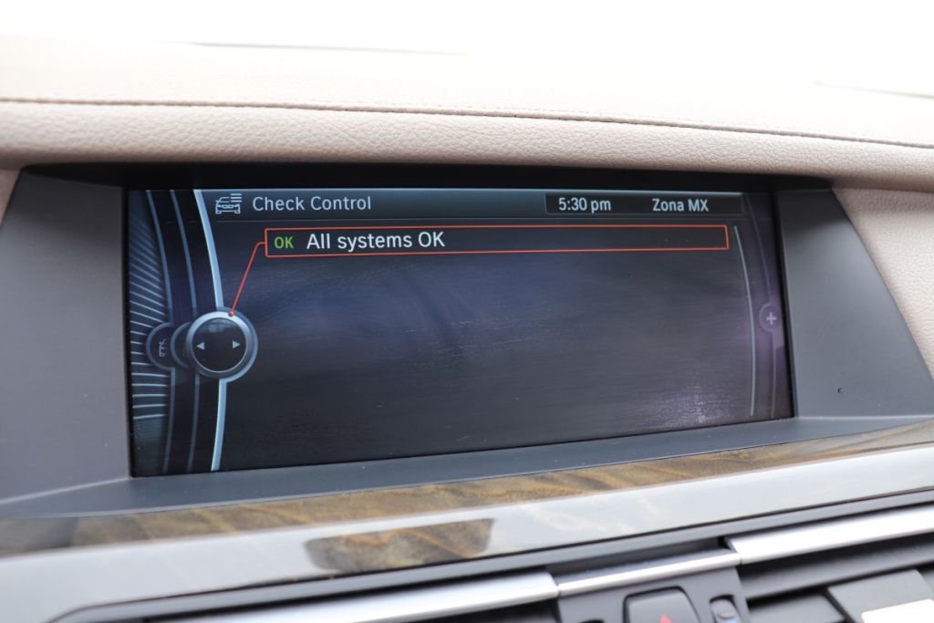 Photo 40 of this BMW 750LI XDRIVE