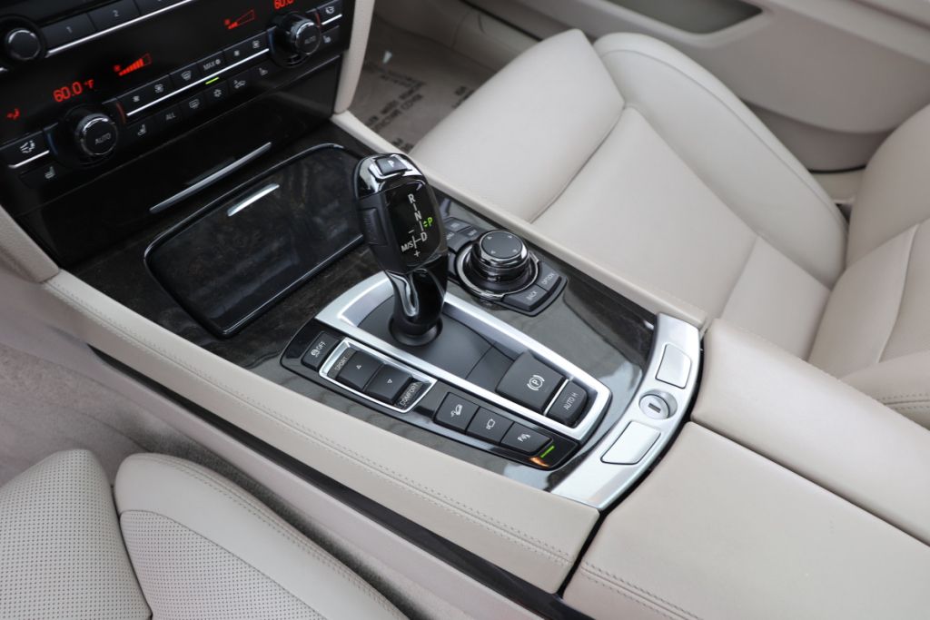 Photo 44 of this BMW 750LI XDRIVE