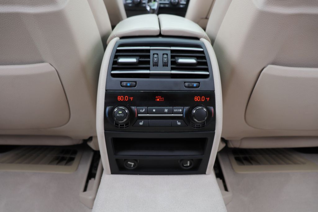 Photo 52 of this BMW 750LI XDRIVE