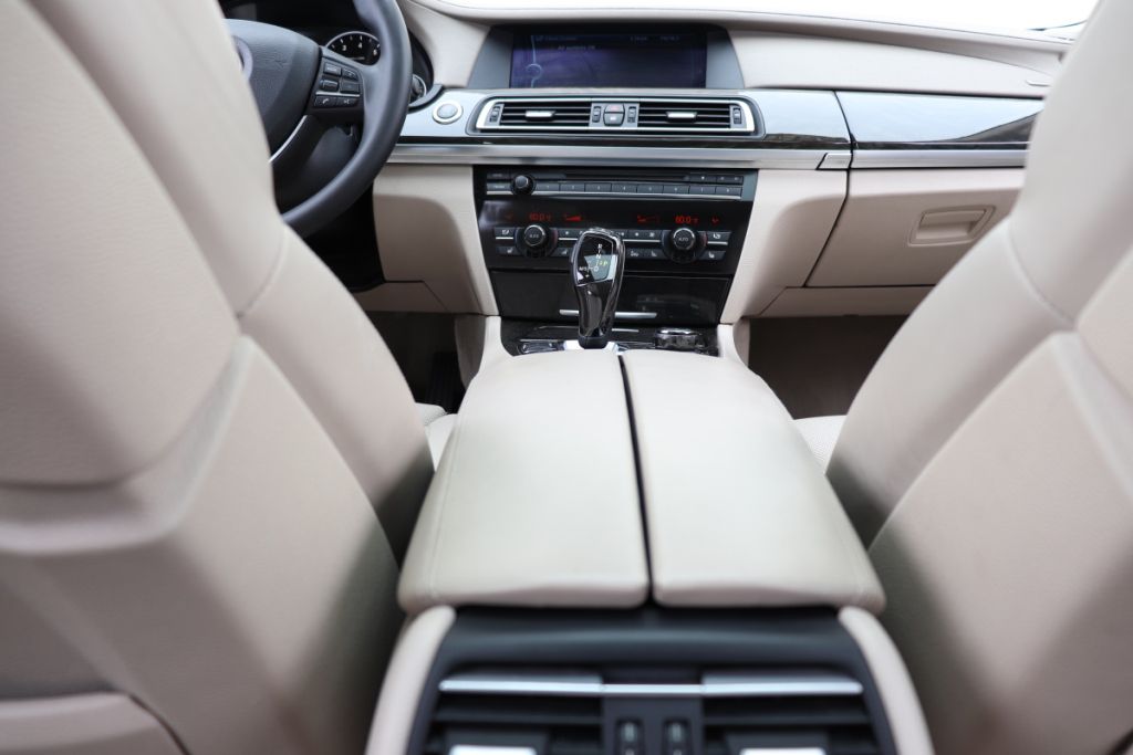 Photo 54 of this BMW 750LI XDRIVE