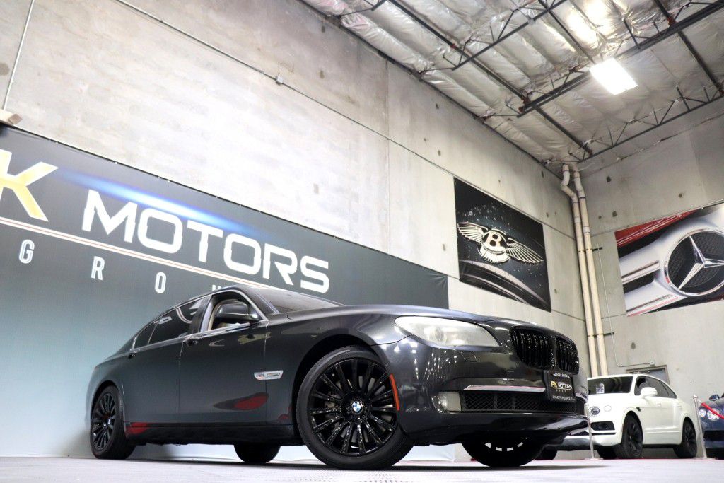 Photo 58 of this BMW 750LI XDRIVE