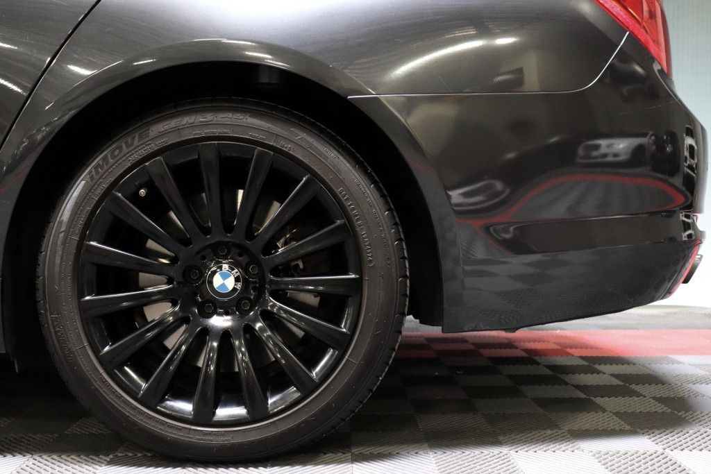 Photo 62 of this BMW 750LI XDRIVE