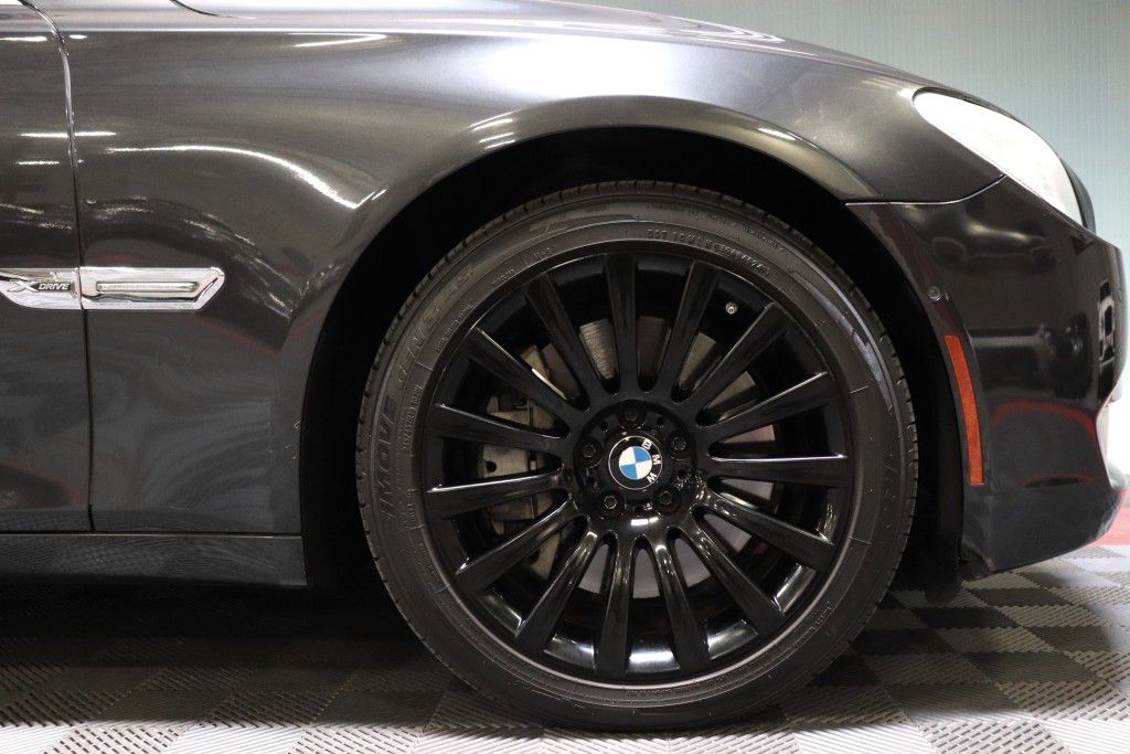 Photo 64 of this BMW 750LI XDRIVE