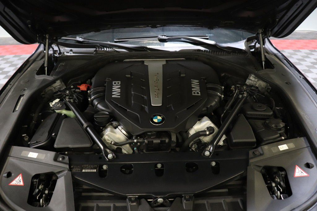 Photo 67 of this BMW 750LI XDRIVE