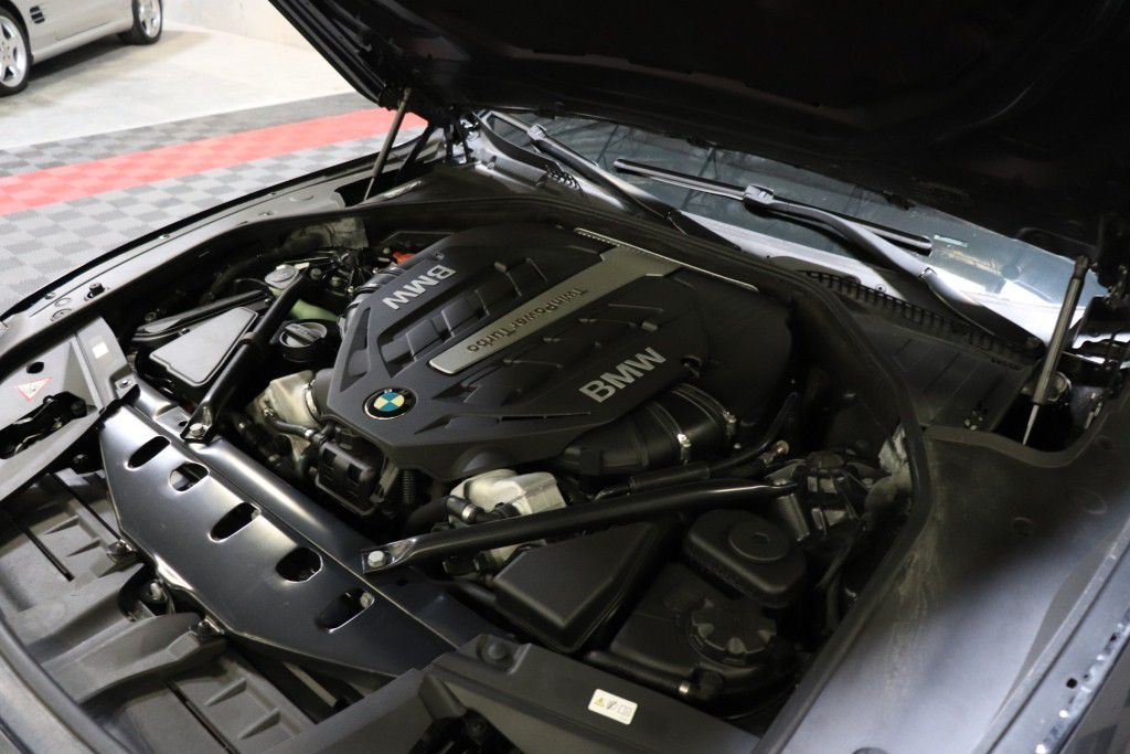 Photo 68 of this BMW 750LI XDRIVE