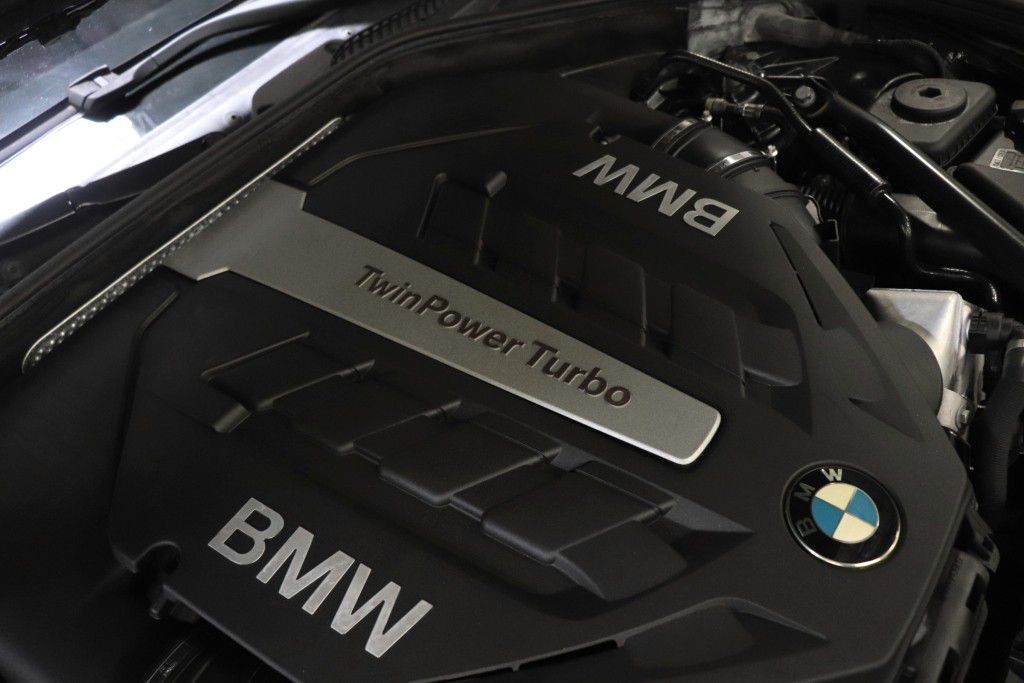 Photo 69 of this BMW 750LI XDRIVE