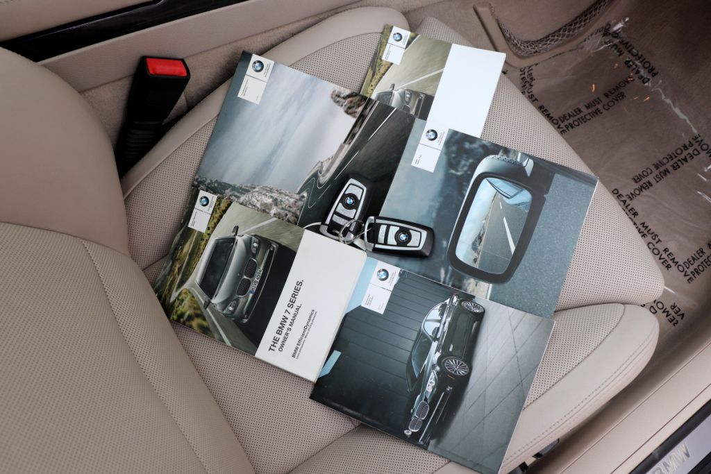 Photo 75 of this BMW 750LI XDRIVE