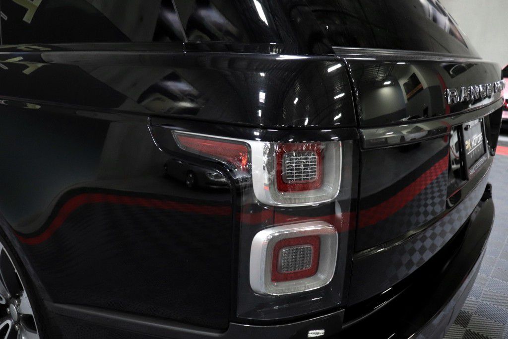 Photo 5 of this LAND ROVER RANGE ROVER SV