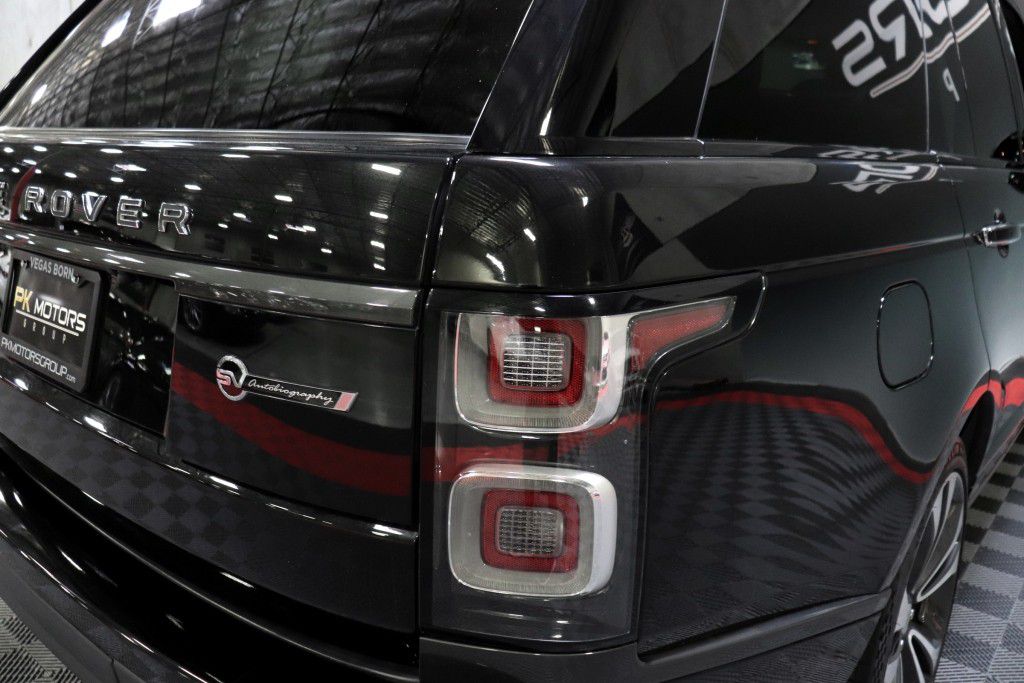 Photo 8 of this LAND ROVER RANGE ROVER SV