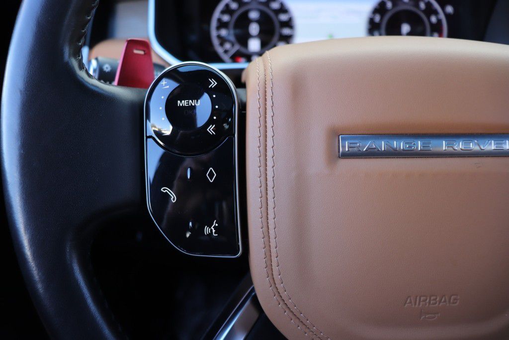 Photo 45 of this LAND ROVER RANGE ROVER SV
