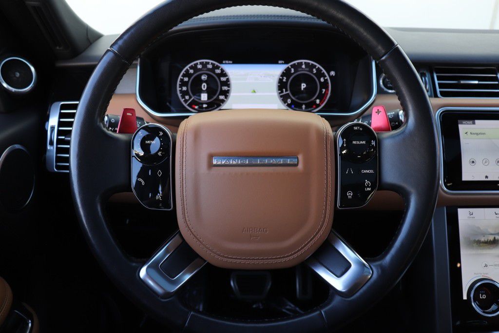Photo 46 of this LAND ROVER RANGE ROVER SV