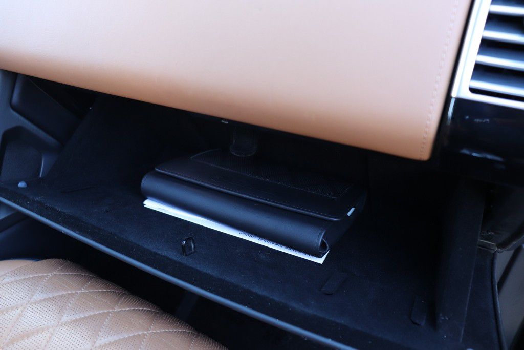 Photo 58 of this LAND ROVER RANGE ROVER SV