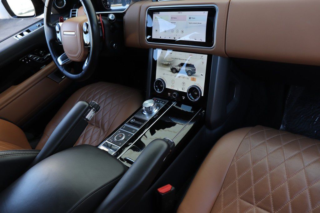 Photo 62 of this LAND ROVER RANGE ROVER SV