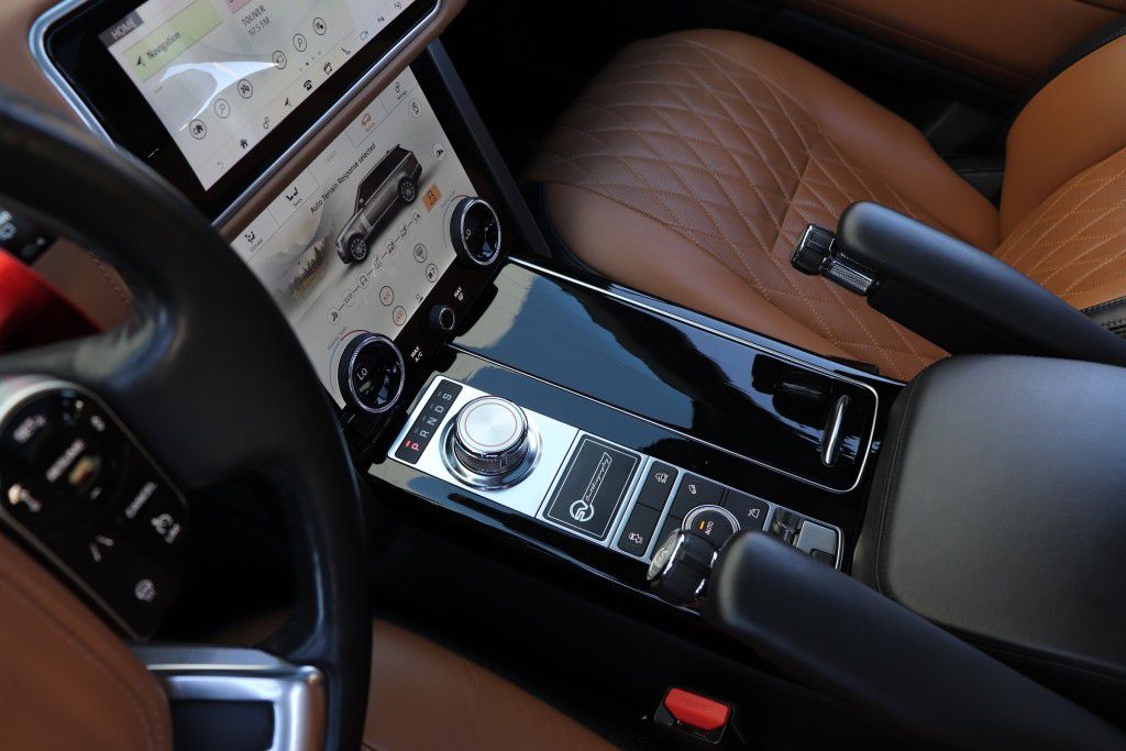 Photo 63 of this LAND ROVER RANGE ROVER SV
