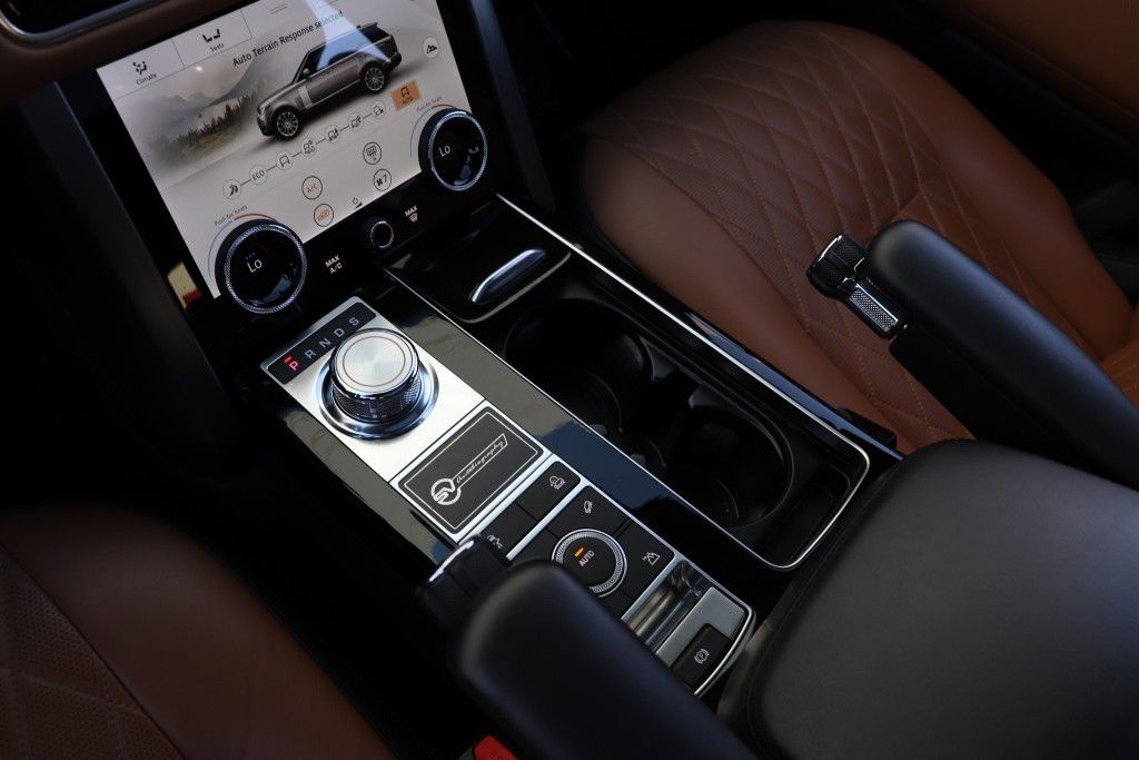 Photo 64 of this LAND ROVER RANGE ROVER SV
