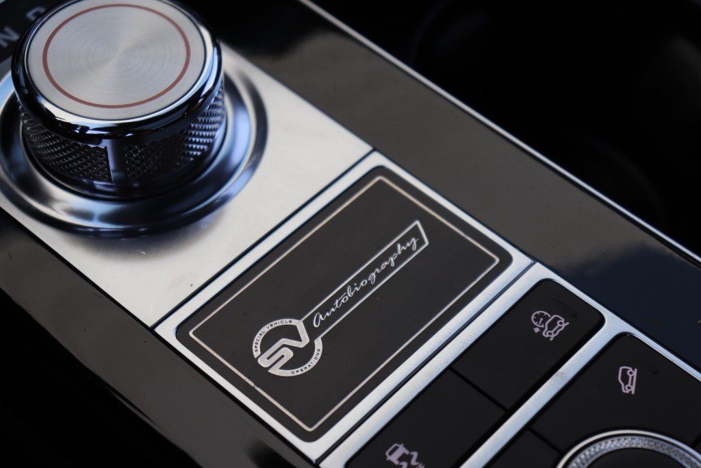 Photo 65 of this LAND ROVER RANGE ROVER SV
