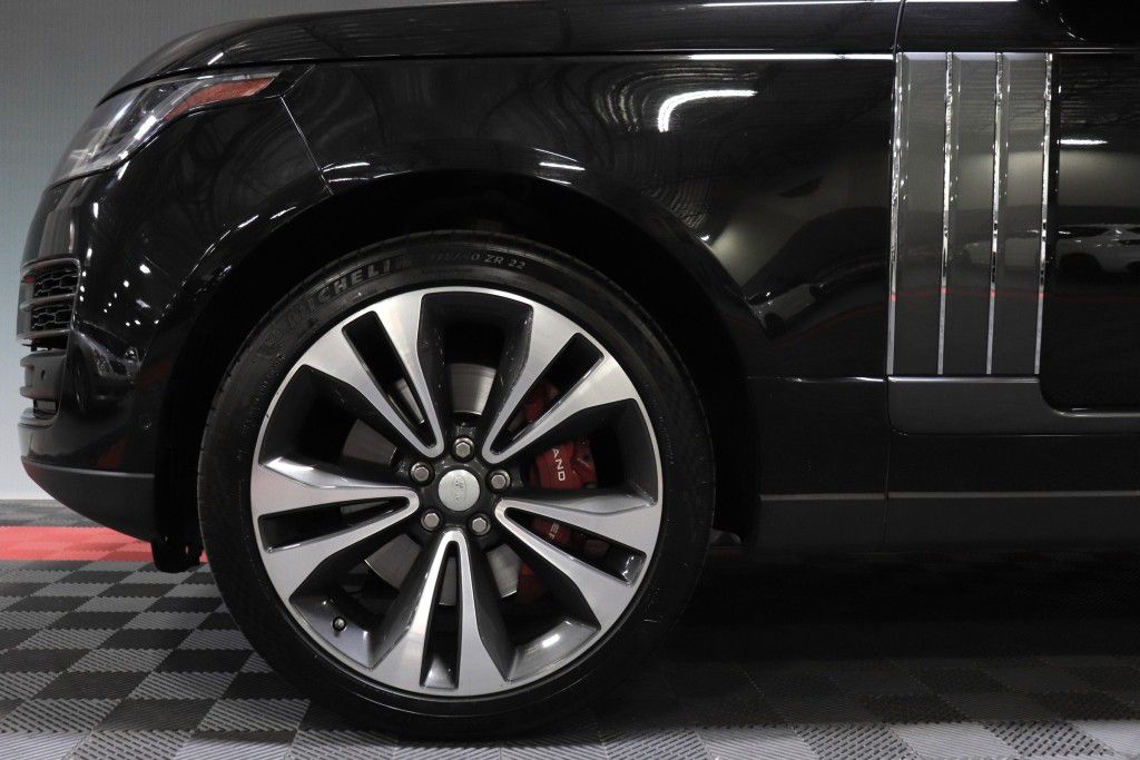 Photo 88 of this LAND ROVER RANGE ROVER SV