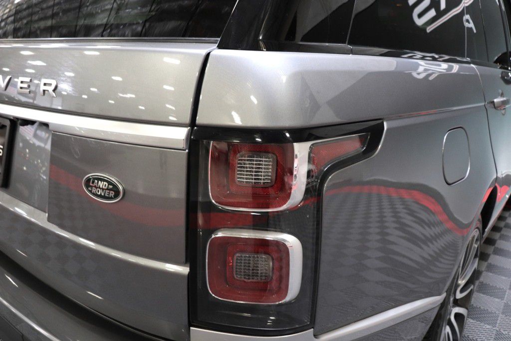 Photo 8 of this LAND ROVER RANGE ROVER HSE