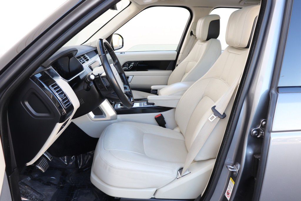 Photo 18 of this LAND ROVER RANGE ROVER HSE