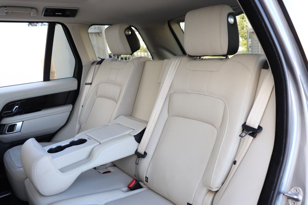 Photo 22 of this LAND ROVER RANGE ROVER HSE