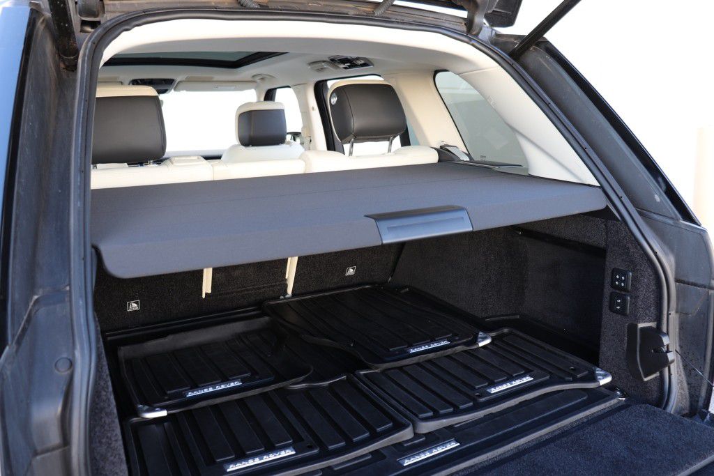 Photo 24 of this LAND ROVER RANGE ROVER HSE