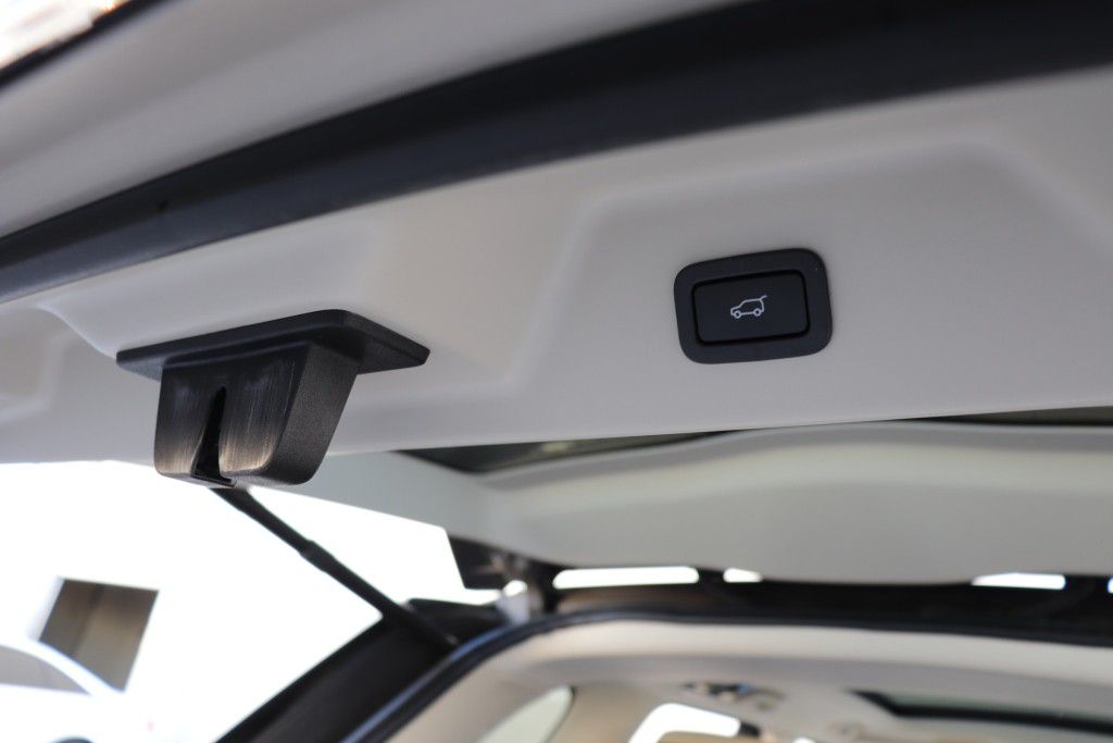Photo 28 of this LAND ROVER RANGE ROVER HSE