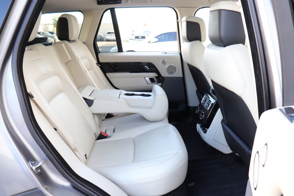 Photo 30 of this LAND ROVER RANGE ROVER HSE