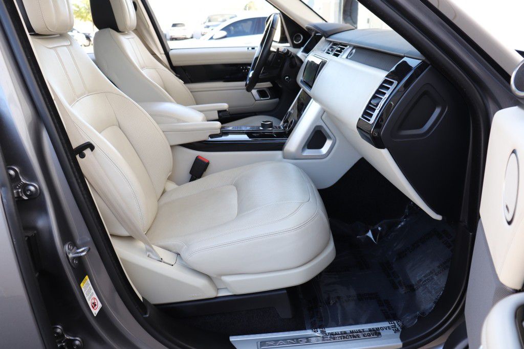 Photo 34 of this LAND ROVER RANGE ROVER HSE