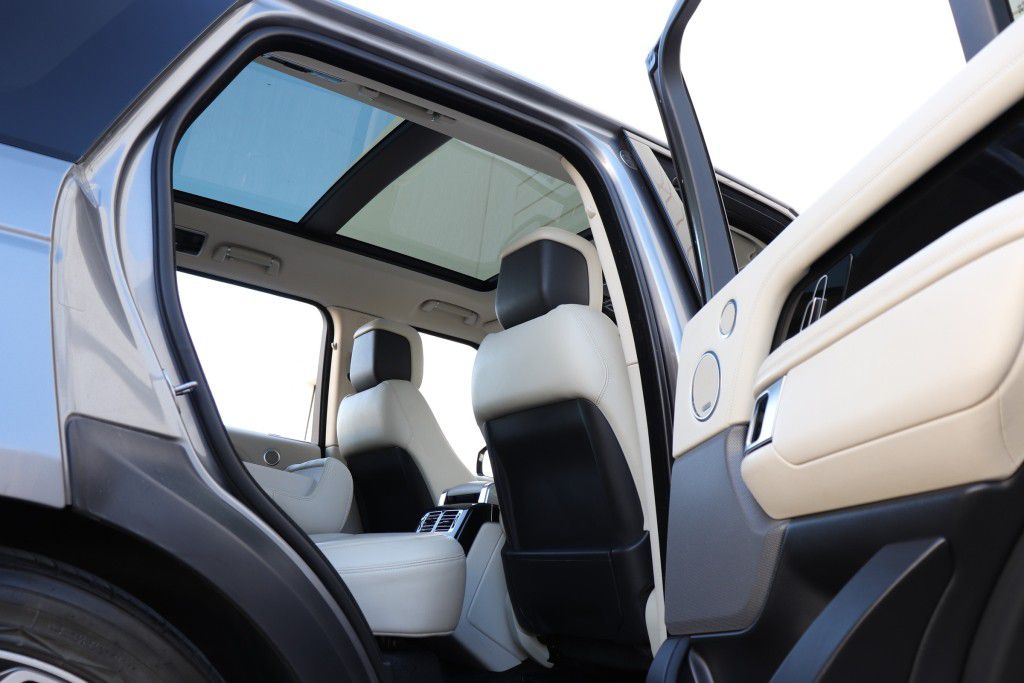 Photo 37 of this LAND ROVER RANGE ROVER HSE