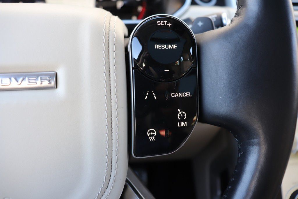 Photo 44 of this LAND ROVER RANGE ROVER HSE