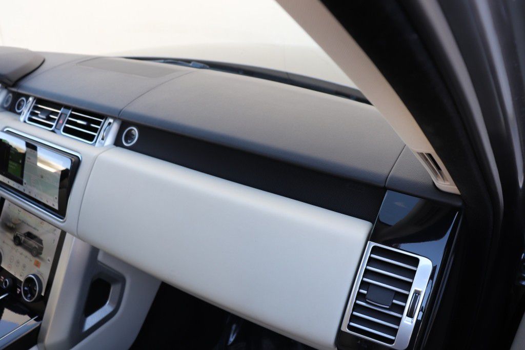 Photo 52 of this LAND ROVER RANGE ROVER HSE